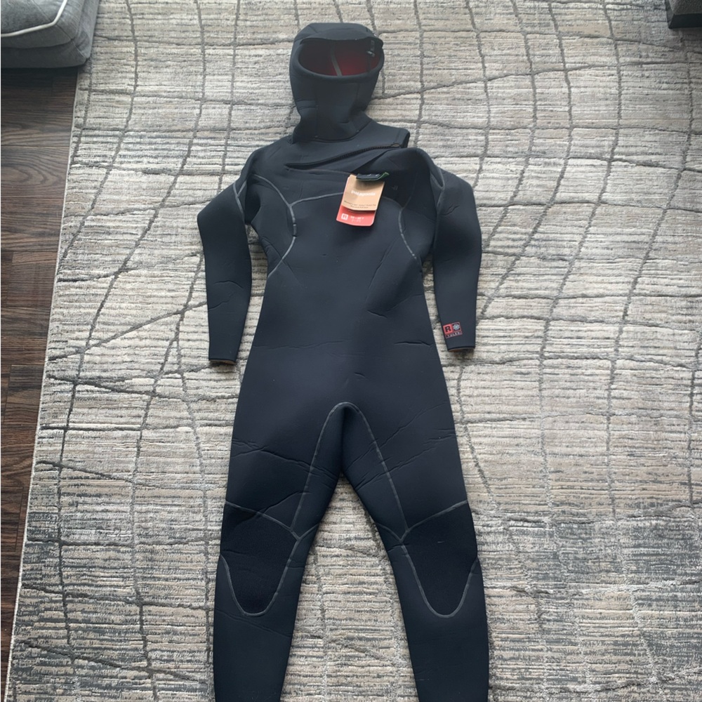 NWT Wm PATAGONIA R4 Hooded Full Suit Sz 10